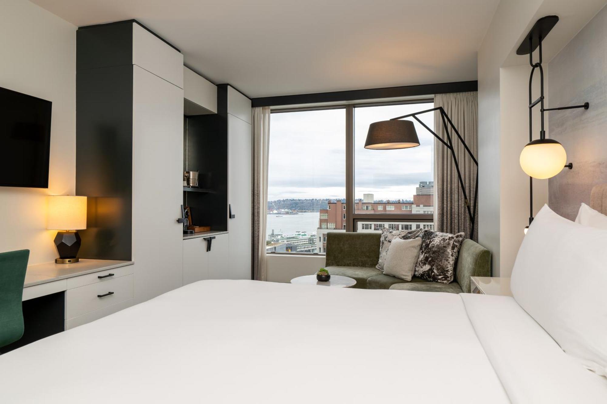 King Room Water View,1769505888:JPEG