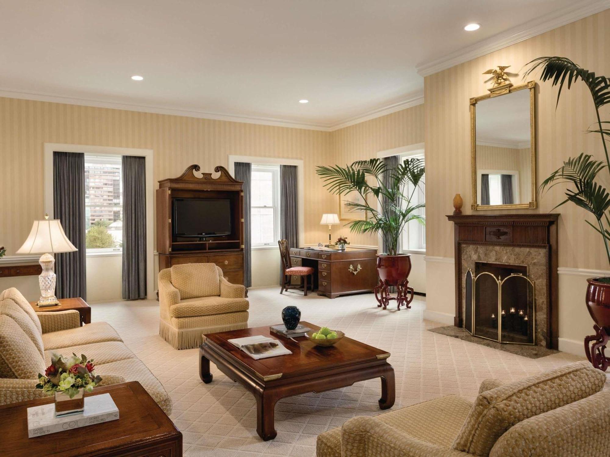 Cascade Presidential Suite One King Bed Two Bathrooms,1770480720:JPEG